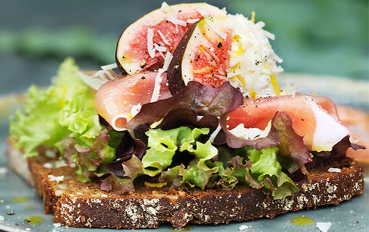 Macka med Serrano & Fikon på Surdegsbröd - Recept | Pågen